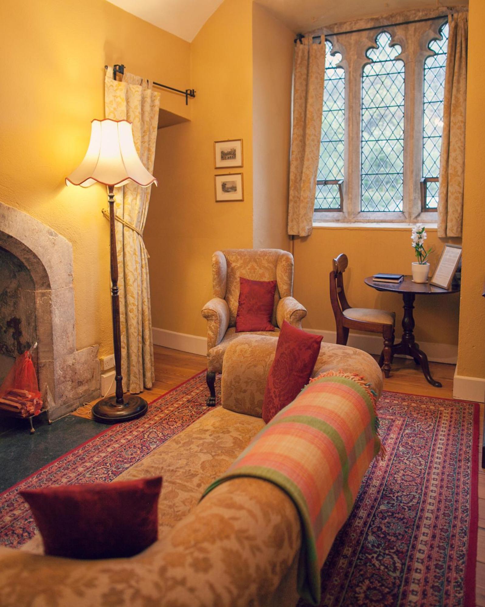 Anne'S Grove Miniature Castle Villa Castletownroche Exterior photo